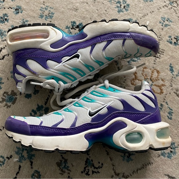 Nike shoes - Picture 3 of 3